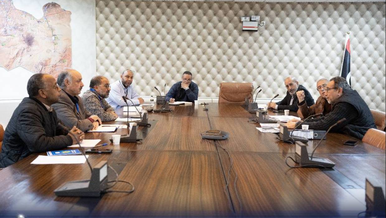 اجتماع تشاوري لضمان استمرارية تشغيل منظومتي تازربو والسرير عقب البدء بصيانة خزان أجدابيا