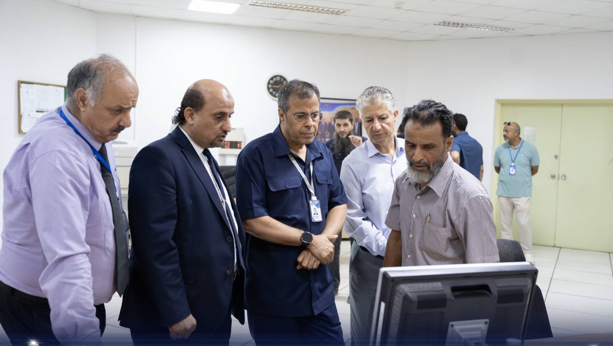رئيس مجلس الإدارة يتفقد غرفة التحكم والمعمل المركزي ويشيد بجهود فرق التشغيل